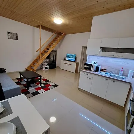 Ellen's - Air Conditioning, Free Parking Appartement *