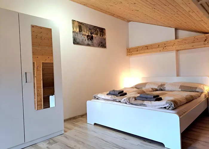 Ellen's - Air Conditioning, Free Parking Bratislava