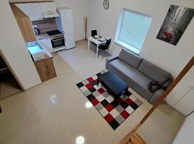 Ellen's - Air Conditioning, Free Parking *