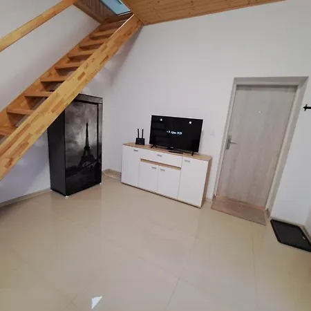 Ellen's - Air Conditioning, Free Parking Apartmán Bratislava